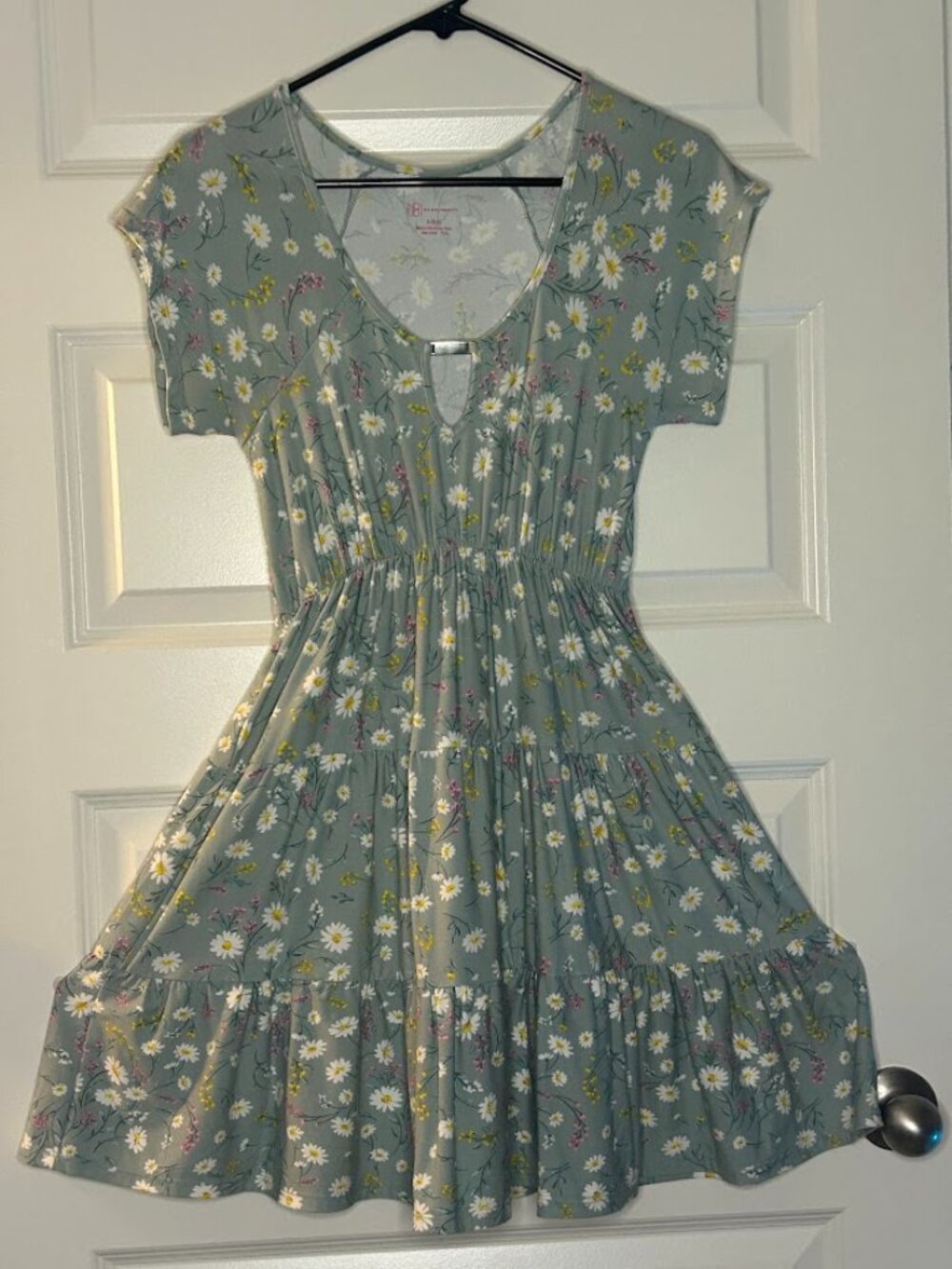 No Boundaries Sage Green Daisy Floral Keyhole Tiered Mini Dress Womens Small